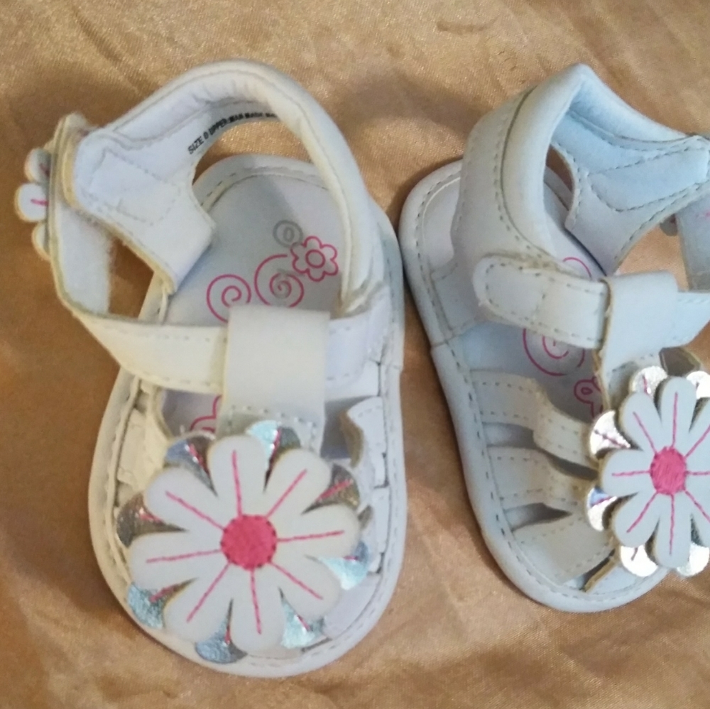 Cute  floral baby white & pink sandals😍❤️💕😍